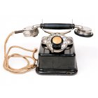 Телефонный аппарат системы АТС с микротелефонной трубкой и поляризованным звонком в корпусе из листового металла