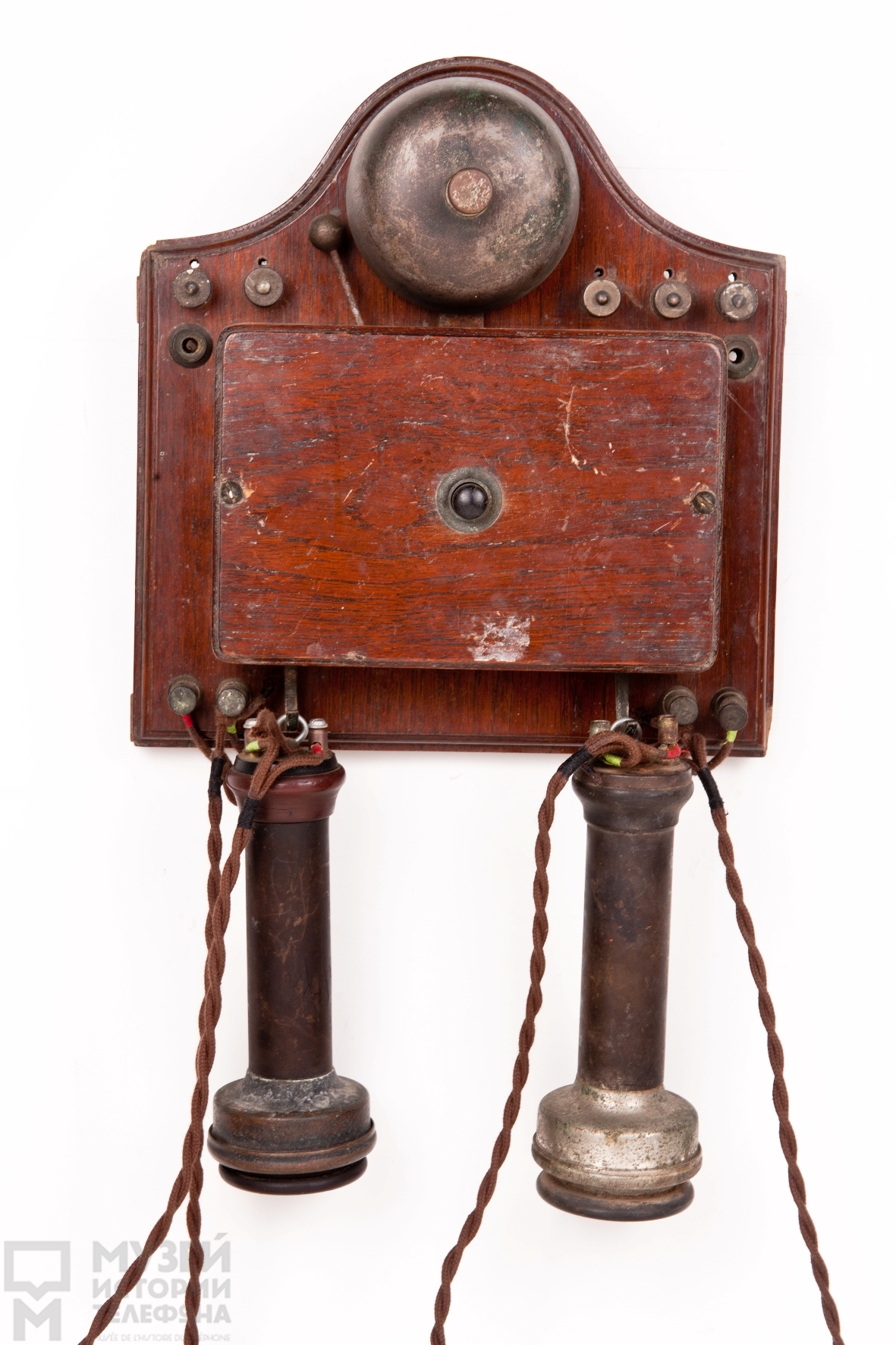 Телефонный аппарат батарейного вызова системы МБ с двумя трубками Белла