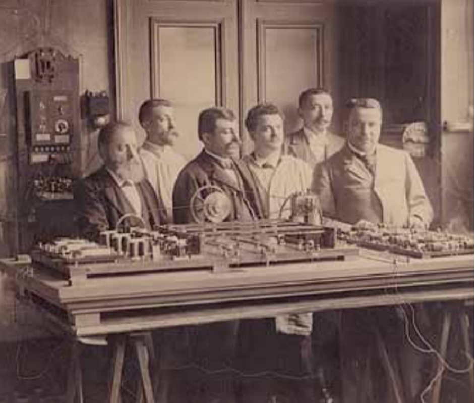 Фрейденберг_в_Париже-1896.png Фрейденберг_в_Париже-1896.png